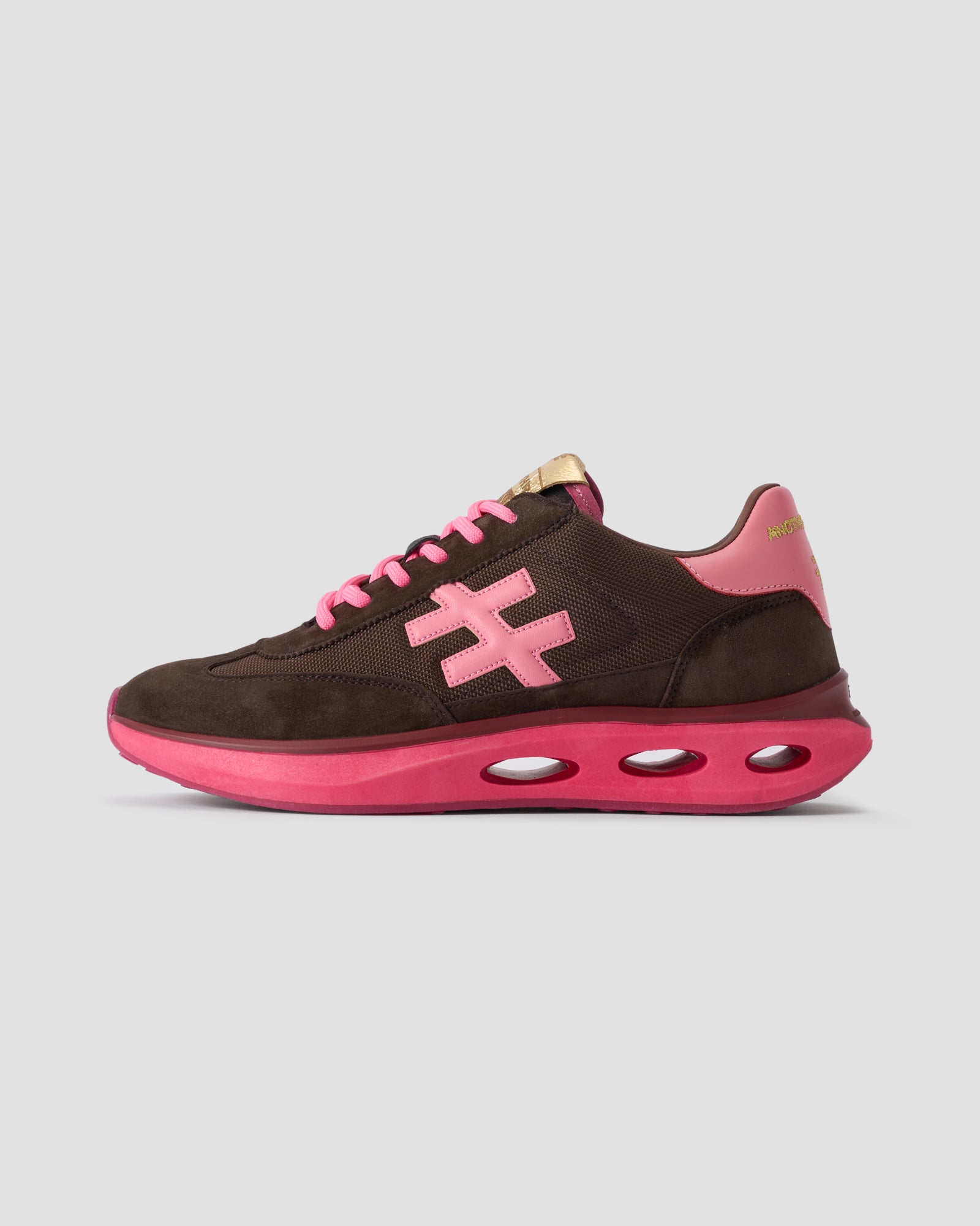 Zapatillas trainer en color fuscia