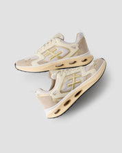 Seakers deportivas blancas con suela de goma