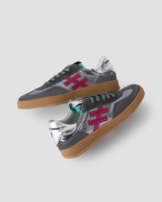 Zapatillas plateadas con cordones