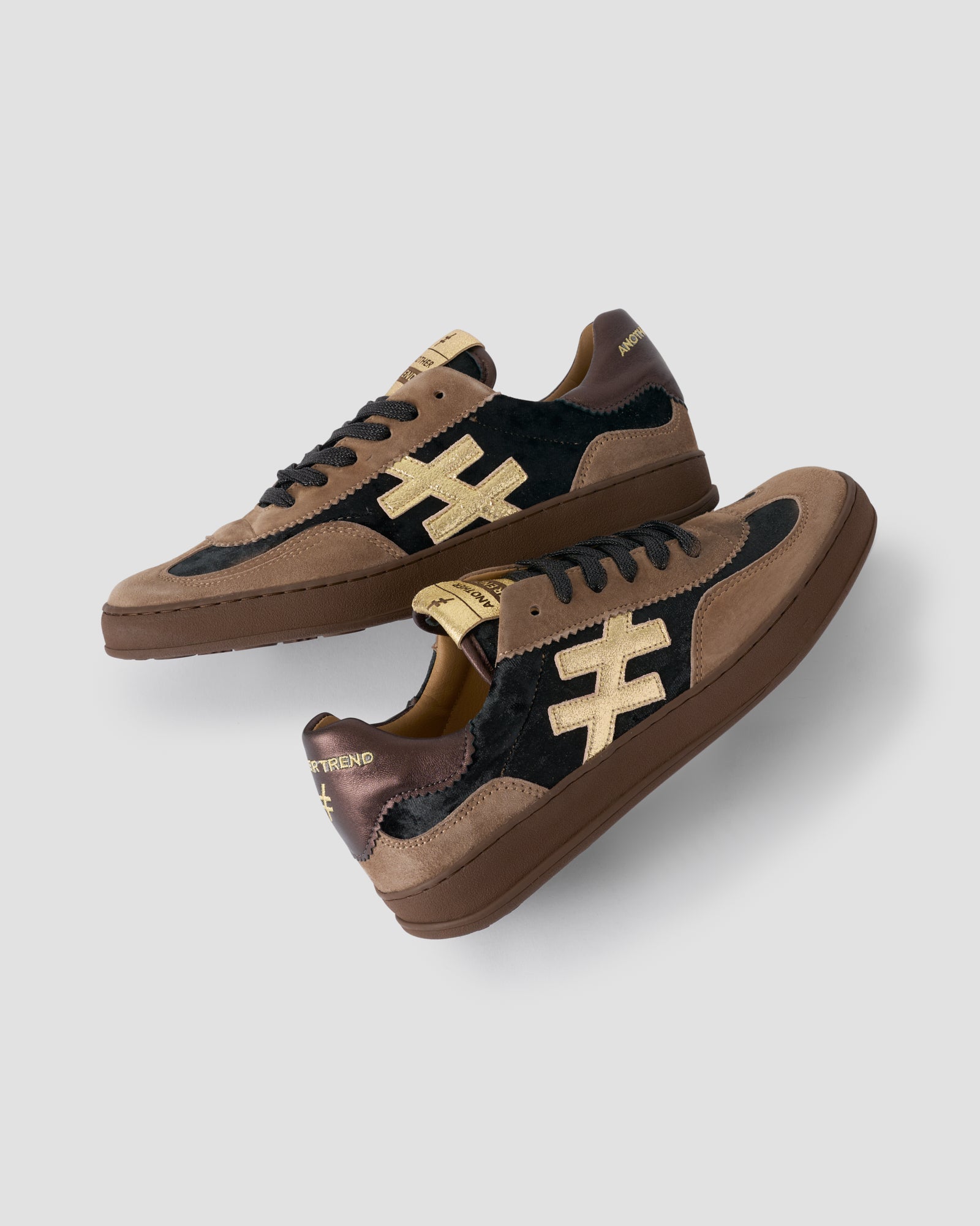 Zapatillas ante con cordones