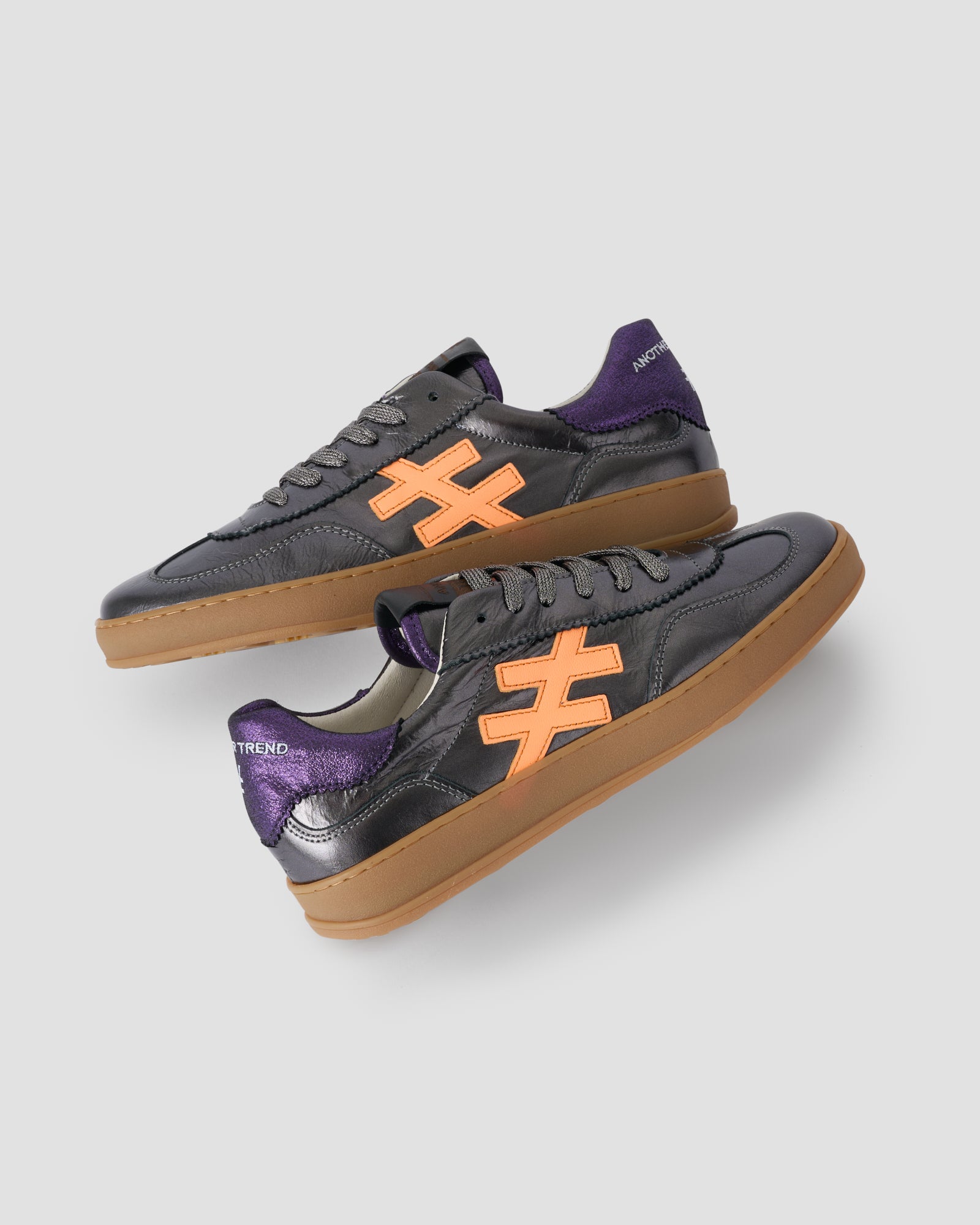 Zapatillas negro plomo con cordones