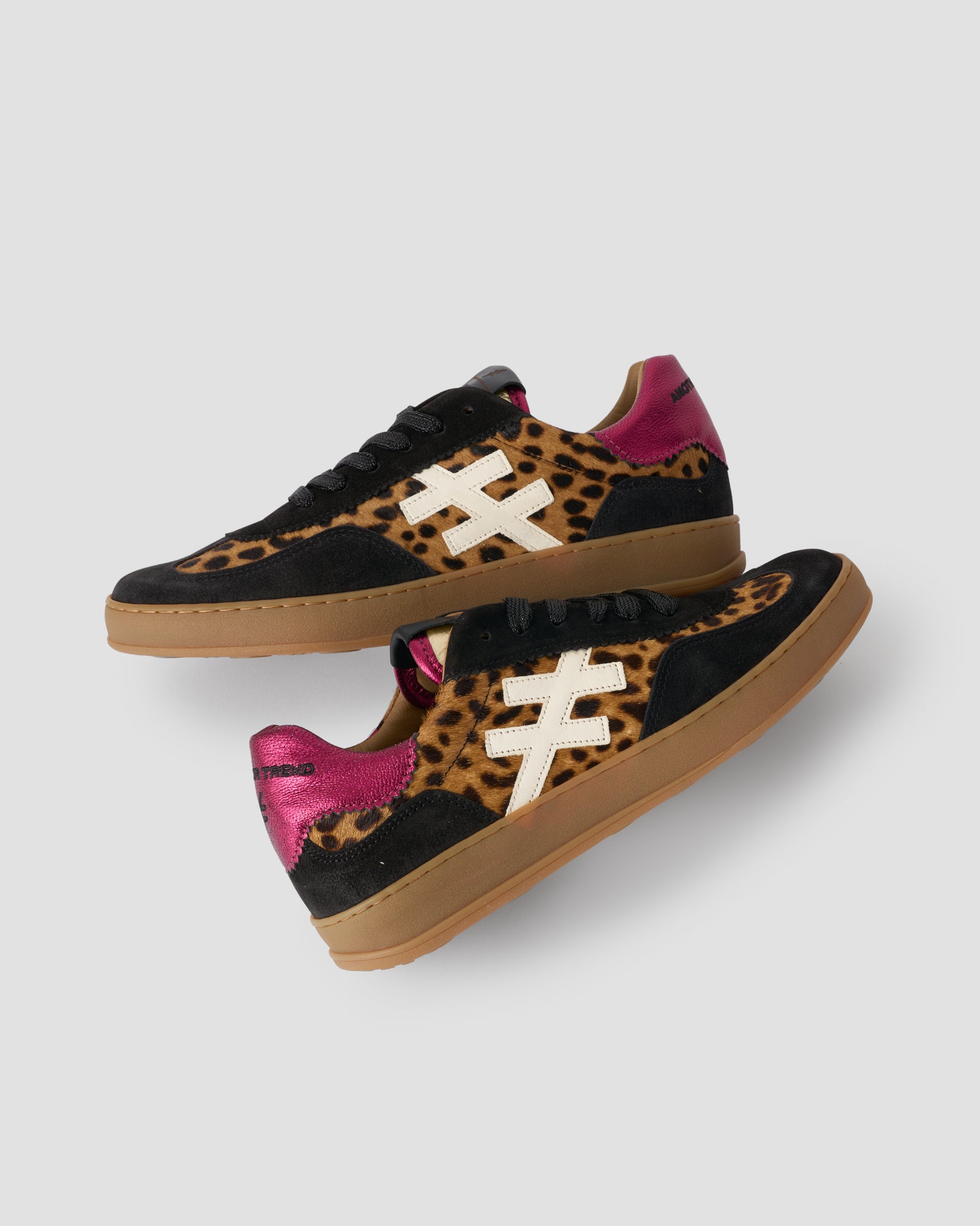 Zapatillas con estampado de leopardo