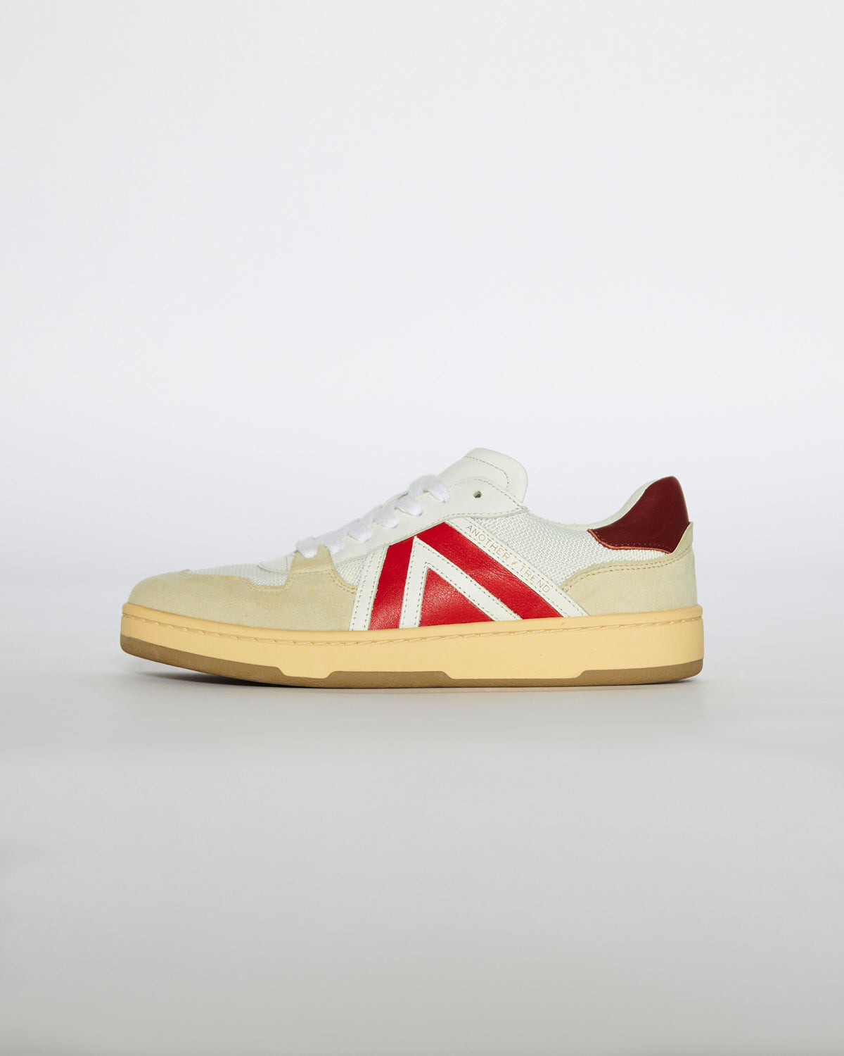 LOW RETRO RED